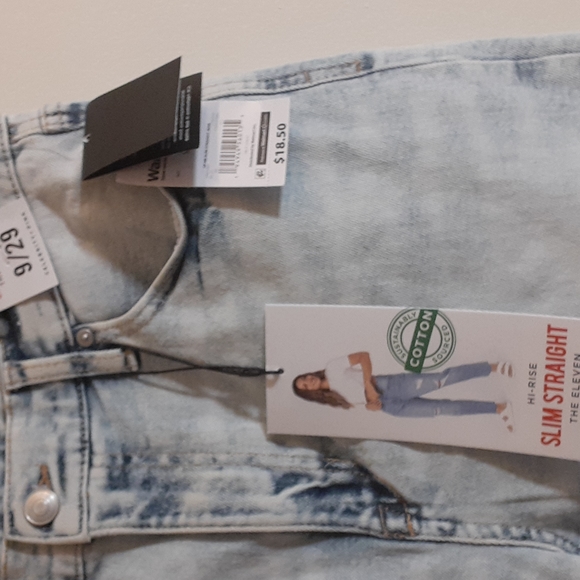 Jeans - Picture 2 of 4